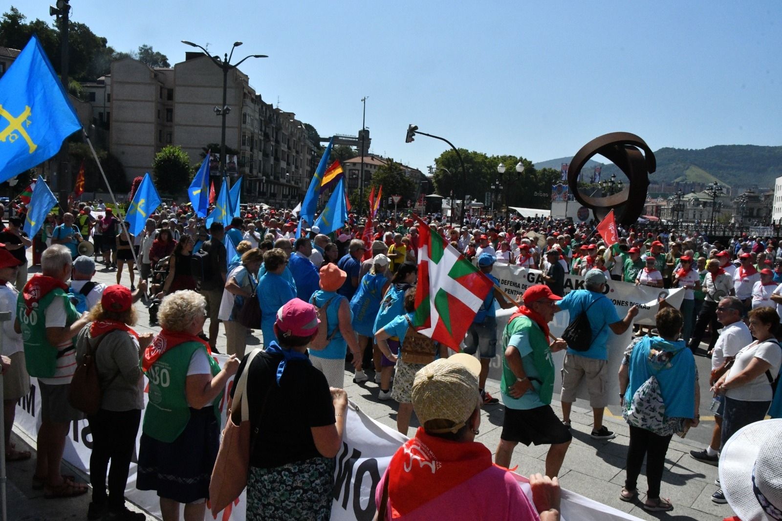 Jubilados, al nuevo Gobierno: "Defenderemos las pensiones con uñas y dientes"