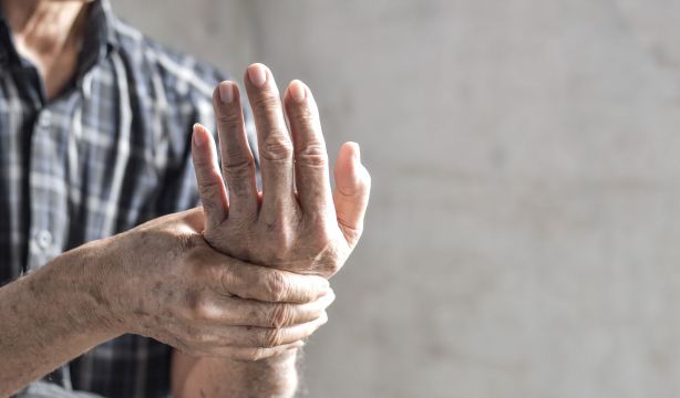 La eficacia del ejercicio para aliviar síntomas de artrosis es mínima y temporal, según estudio
