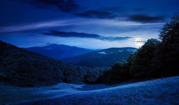 Cómo ver estos días la superluna azul: un fenómeno poco frecuente