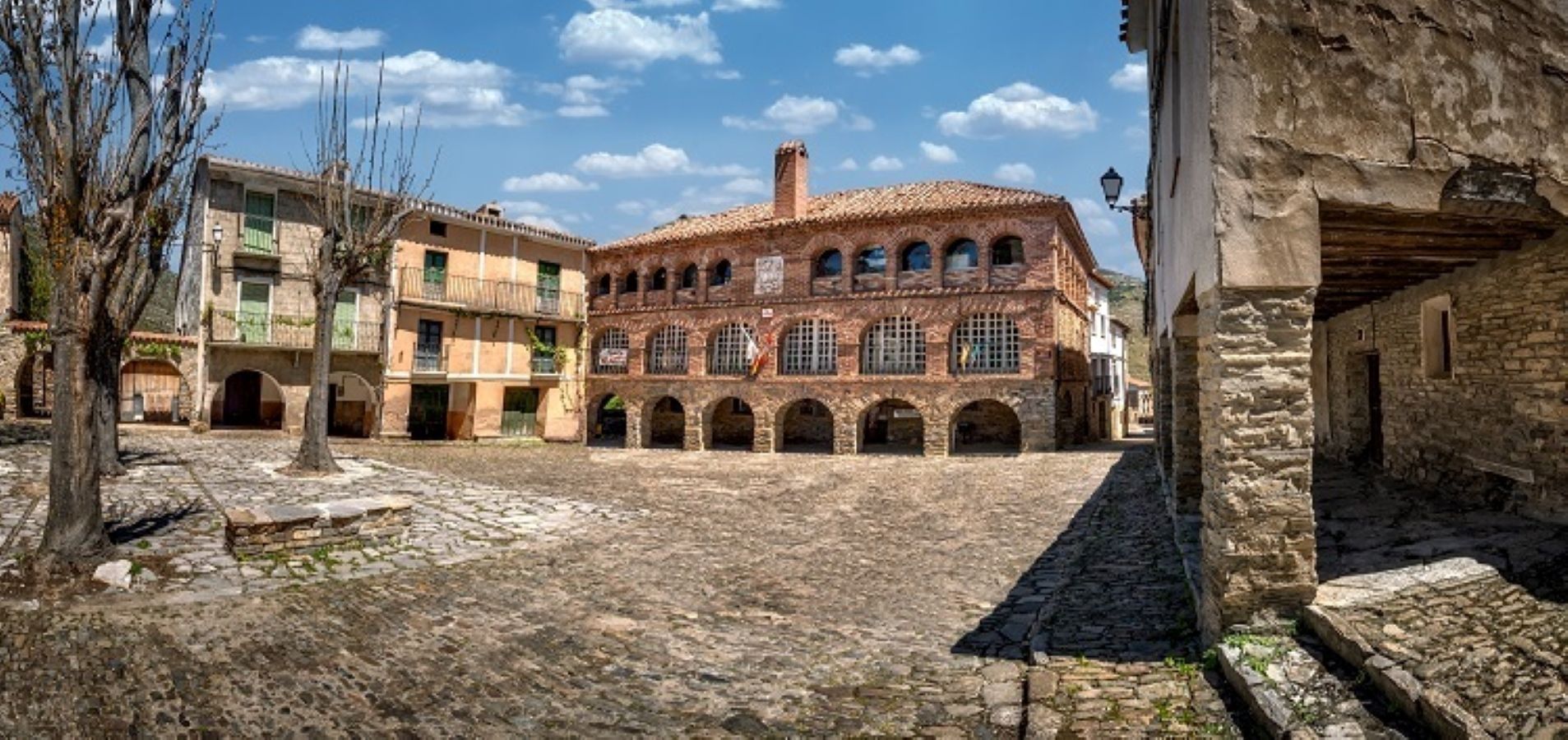El precio de un palacio abandonado en un pueblo de Soria que te sorprenderá El precio de un palacio abandonado en un pueblo de Soria que te sorprenderá