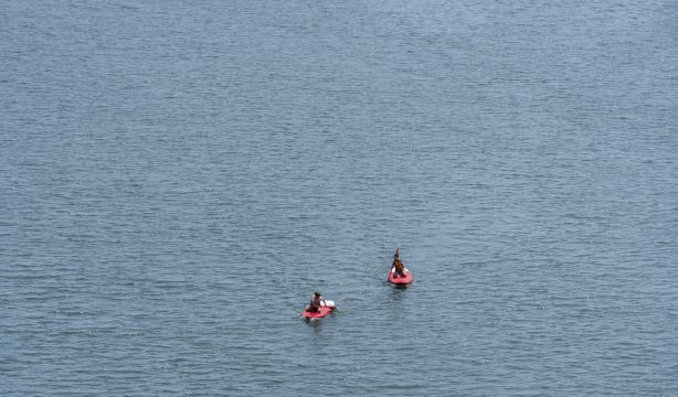 EuropaPress 5298109 vista dos personas haciendo paddle surf espacio veles vents 27 junio 2023