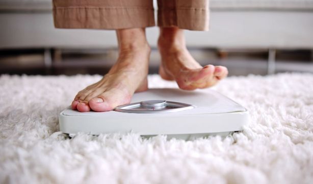 Mantener un peso estable después de los 60 años aumenta la longevidad de las mujeres. Foto: Bigstock