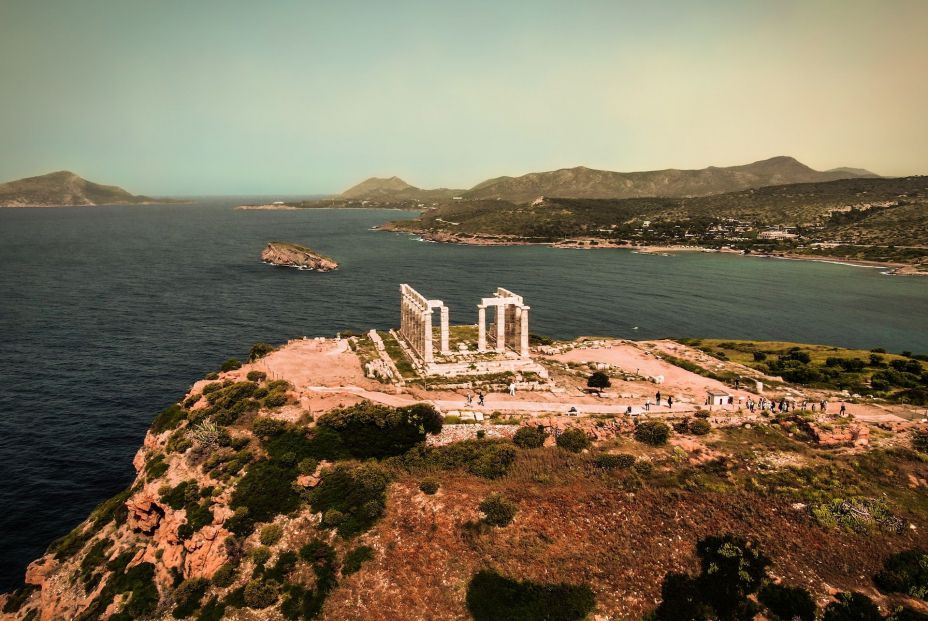 Vacaciones de playa y cultura: yacimientos arqueológicos con vistas al mar