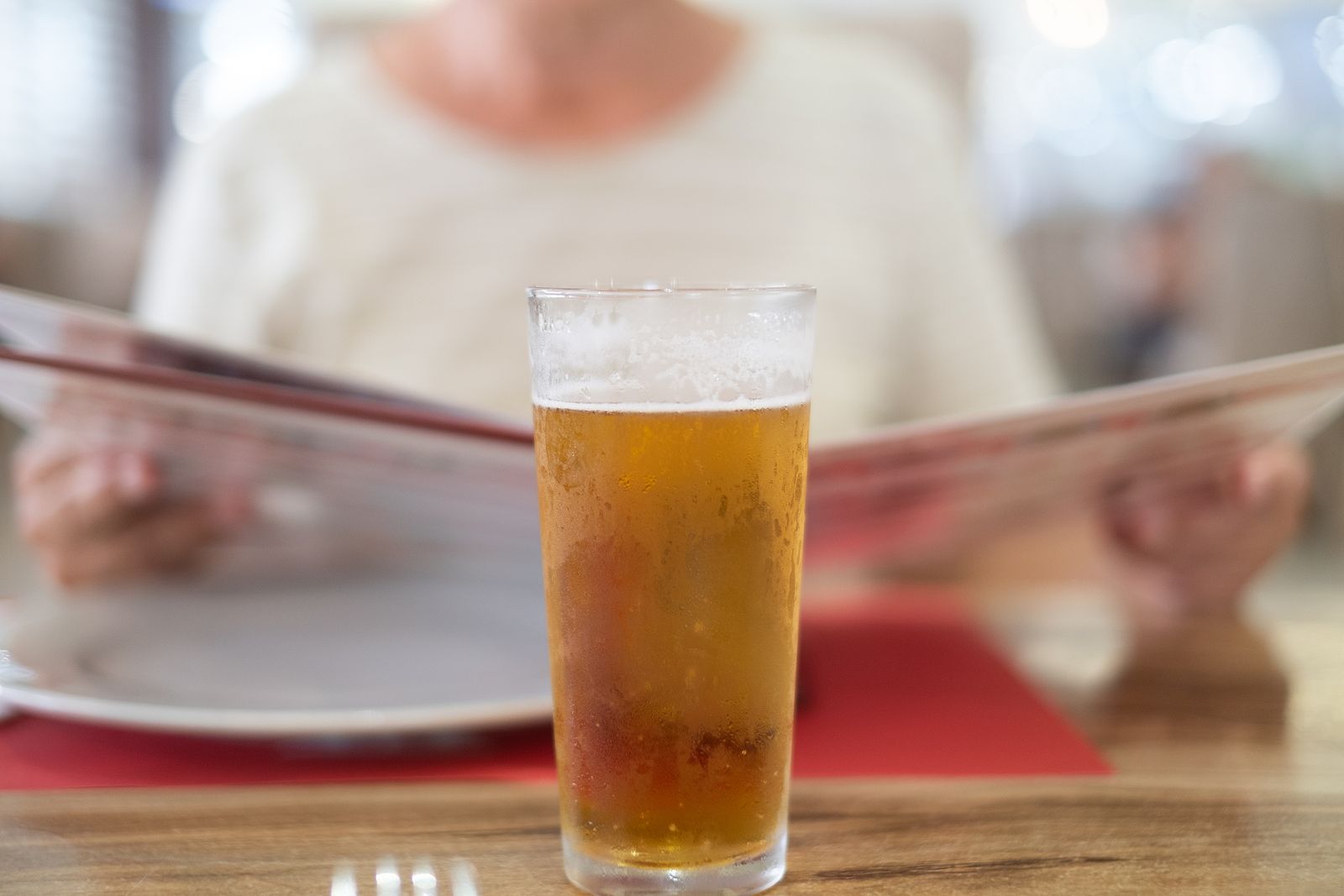 La OCU denuncia a cervezas Damm por publicidad engañosa