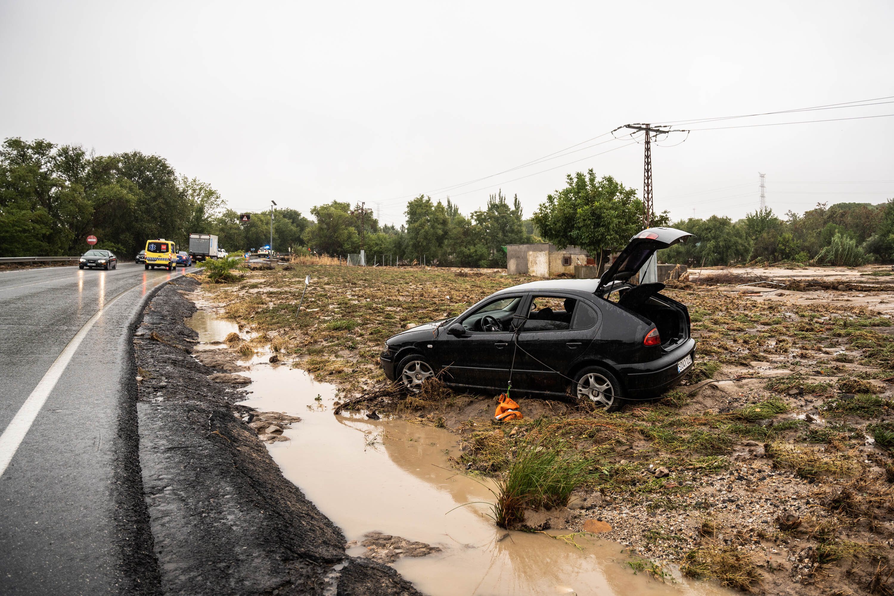 La OCU recomienda reclamar a las aseguradoras los daños por lluvia y granizo. Foto: EuropaPress