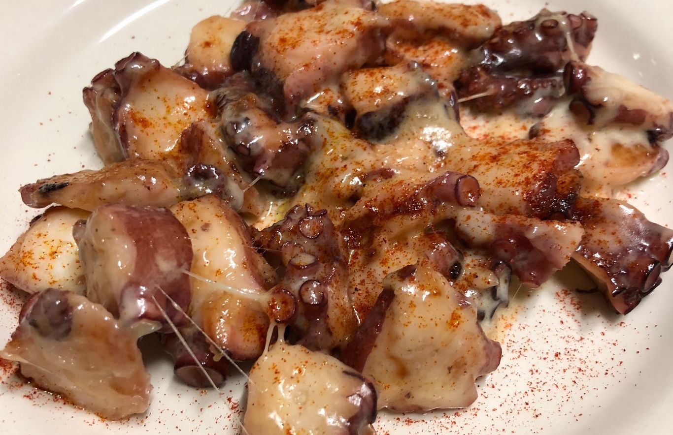 Pulpo con queso de tetilla