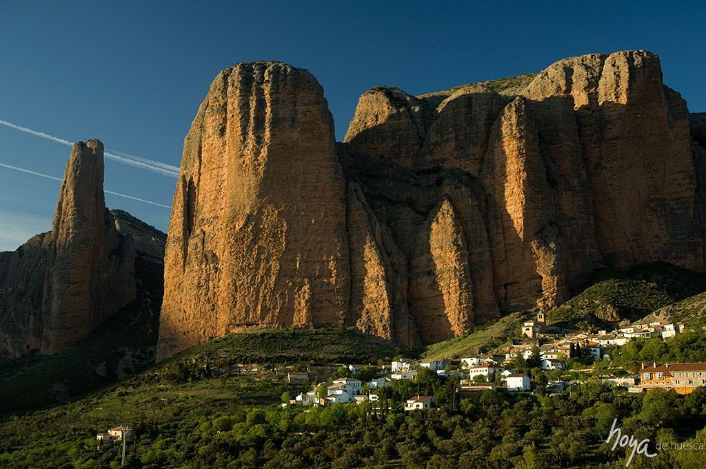 Tren Geológico del prepirineo. Mallos de Riglos