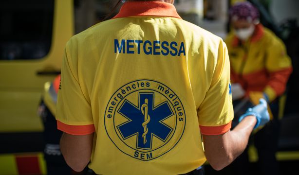 Muy grave un niño de 9 años al caer al vacío desde el balcón de su casa