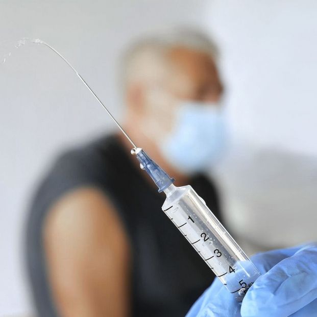 Europa aprueba la primera vacuna contra el virus respiratorio sincitial para mayores de 60 años