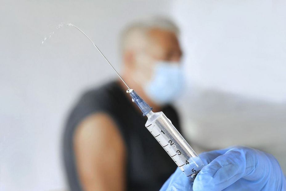 Europa aprueba la primera vacuna contra el virus respiratorio sincitial para mayores de 60 años Europa aprueba la primera vacuna contra el virus respiratorio sincitial para mayores de 60 años