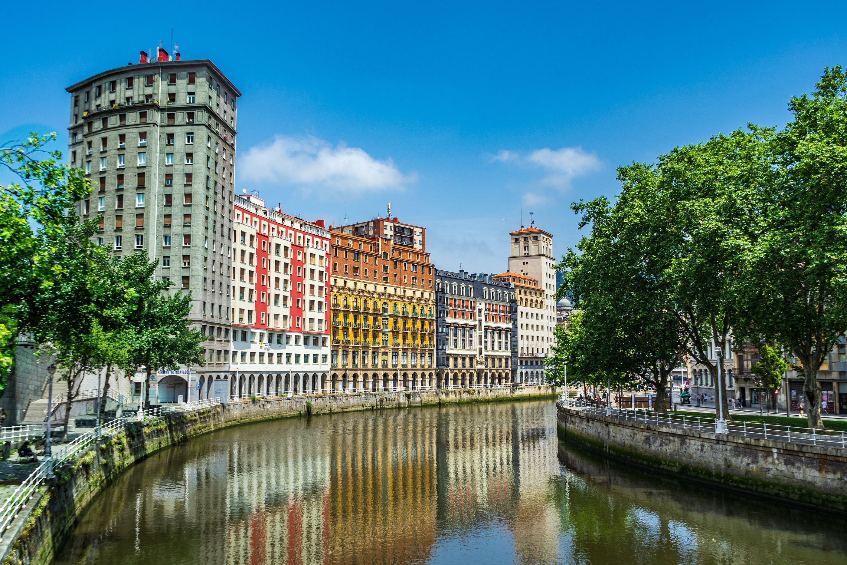 Estas son las ciudades más felices de España