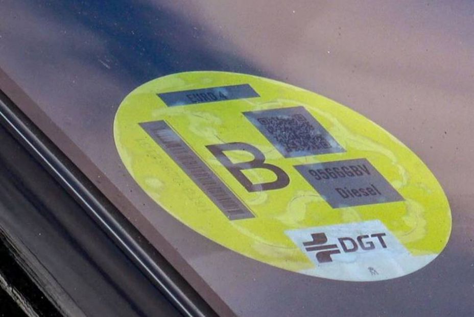 Las nuevas restricciones para coches con etiqueta B de la DGT a partir de 2024
