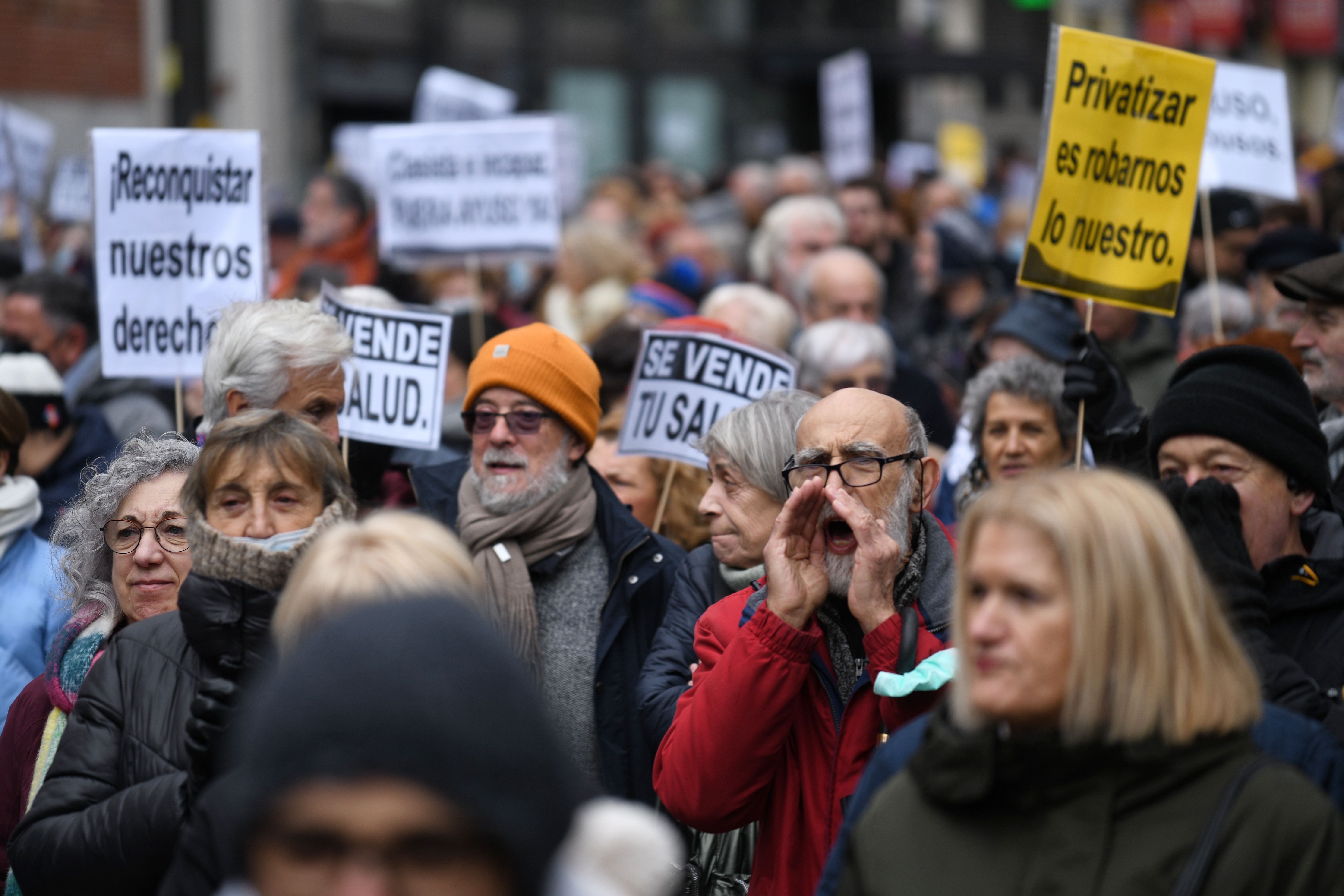 Los mayores reclaman "un cambio radical" en la Sanidad: piden más inversión, personal y coordinación