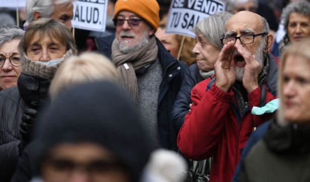Los mayores reclaman "un cambio radical" en la Sanidad: piden más inversión, personal y coordinación