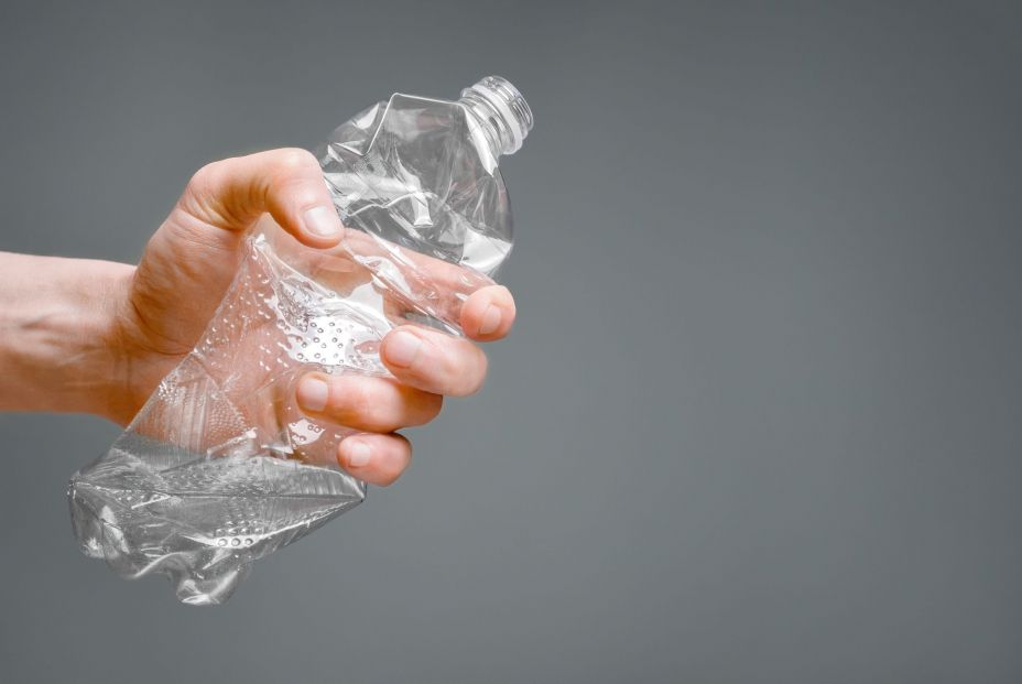 La sal de mesa, un método barato y superior para reciclar plástico