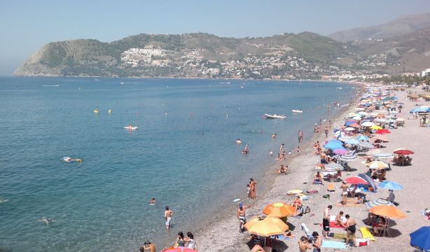 El mar, como el caldo en España: la temperatura del agua batió récords este verano