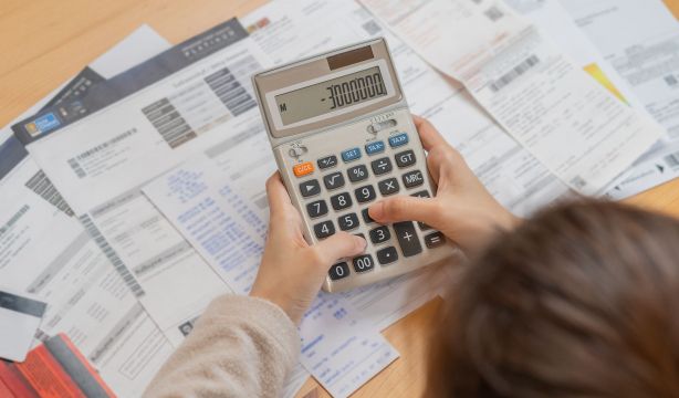 Qué es la reunificación de deudas y cómo funciona