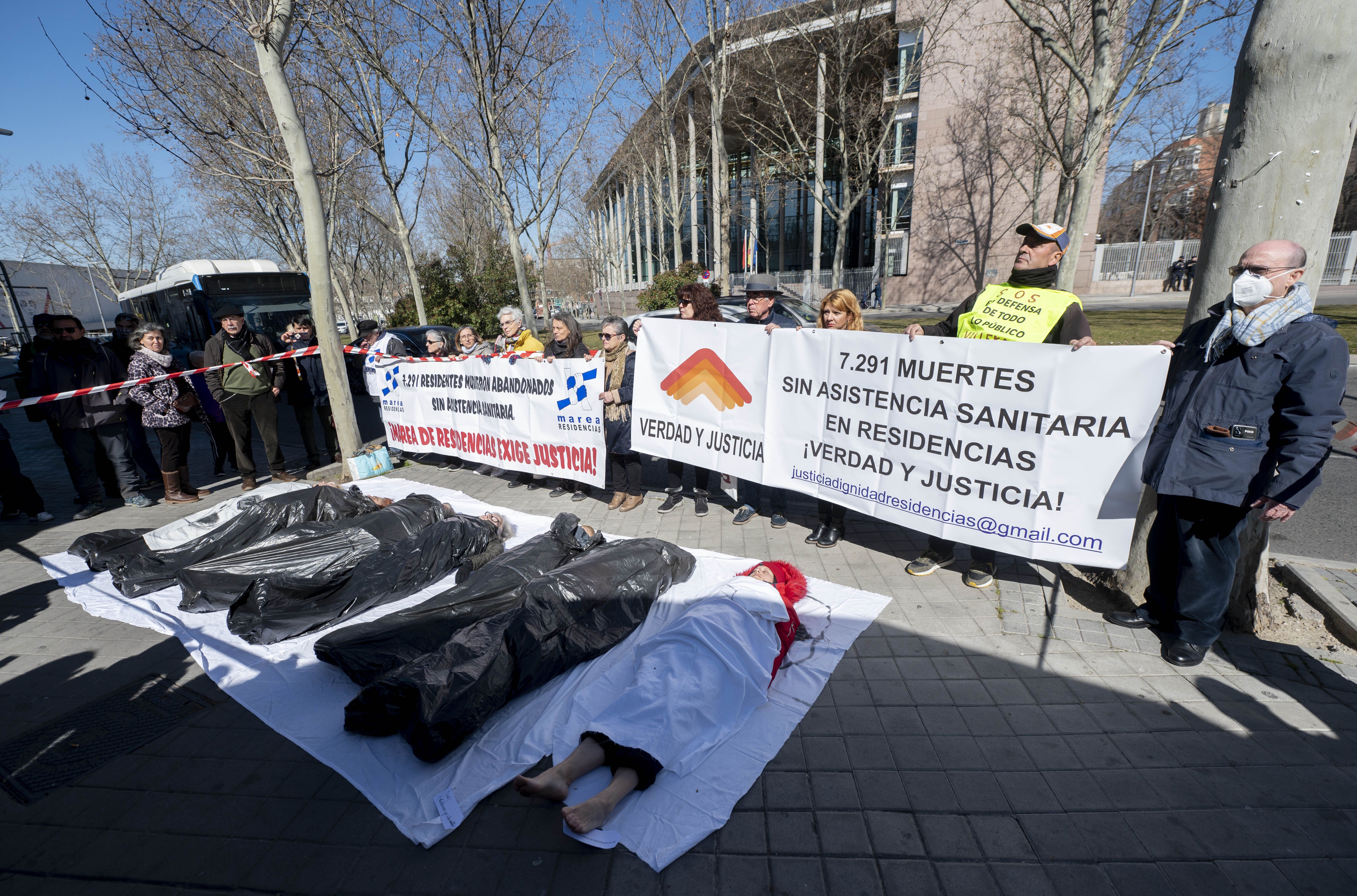 Marea de Residencias viaja a Bruselas para exigir "justicia" por las muertes durante la pandemia