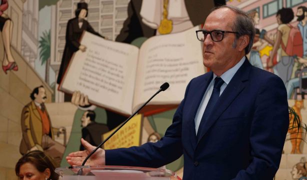 El Defensor del Pueblo: "Hay que acabar con los estereotipos y prejuicios que rodean a los mayores"