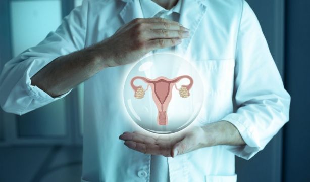 La extirpación temprana de ovarios puede derivar en enfermedades como el asma y la artritis