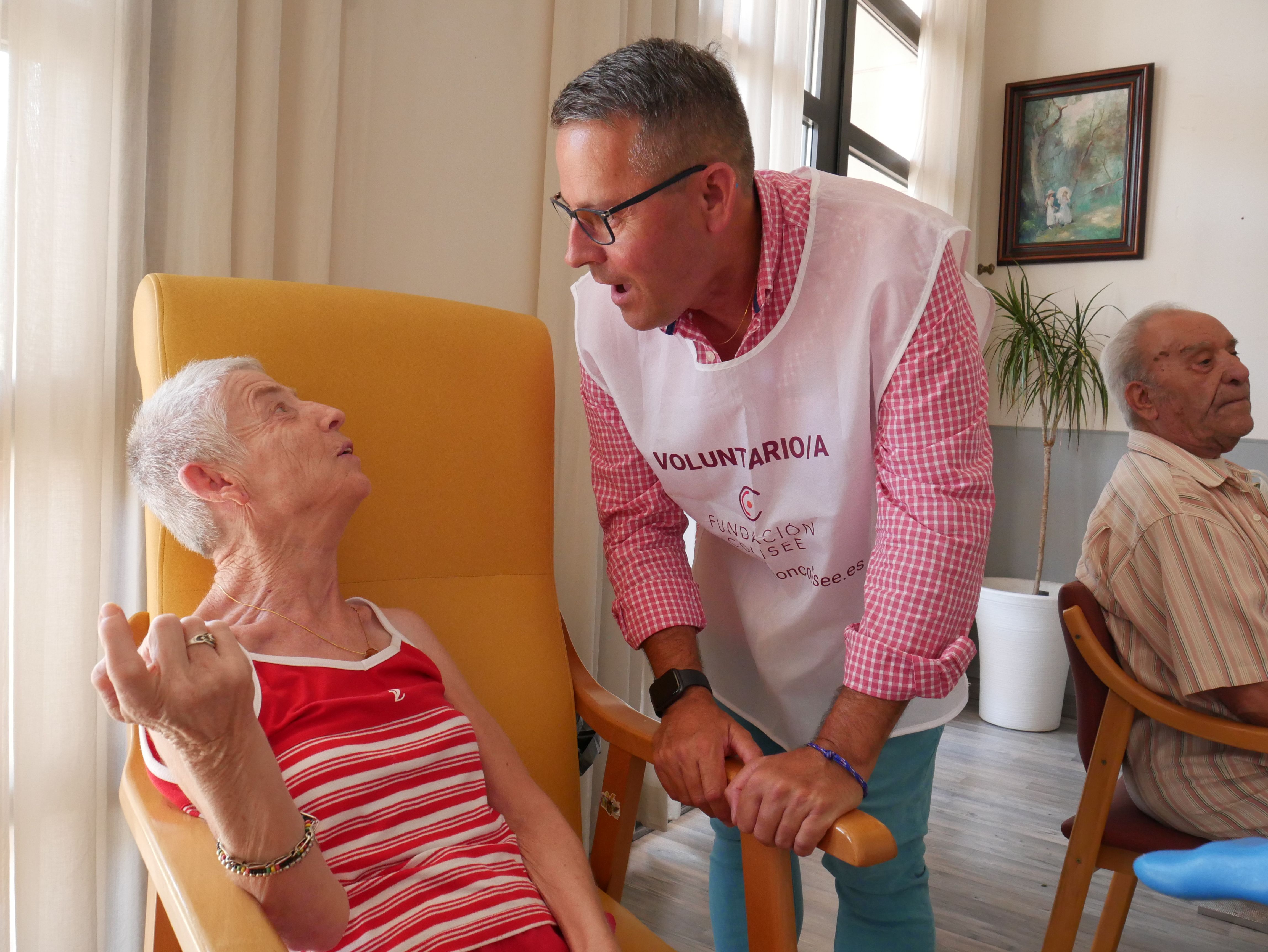 Se buscan voluntarios para combatir la soledad en las residencias valencianas