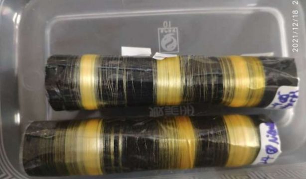 Una máquina hila una seda artificial como la de las arañas