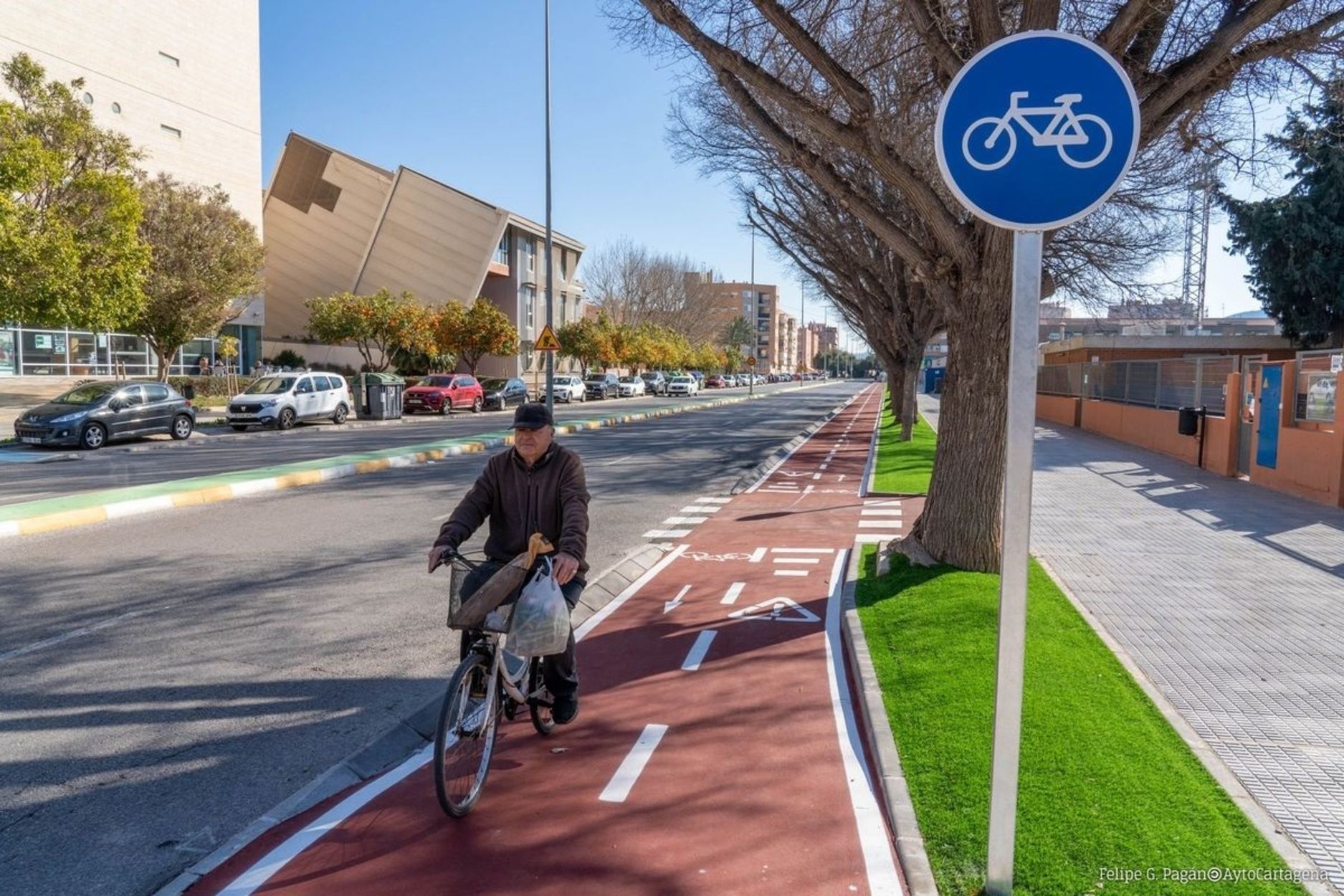 La nueva medida de la DGT para evitar los atropellos a ciclistas