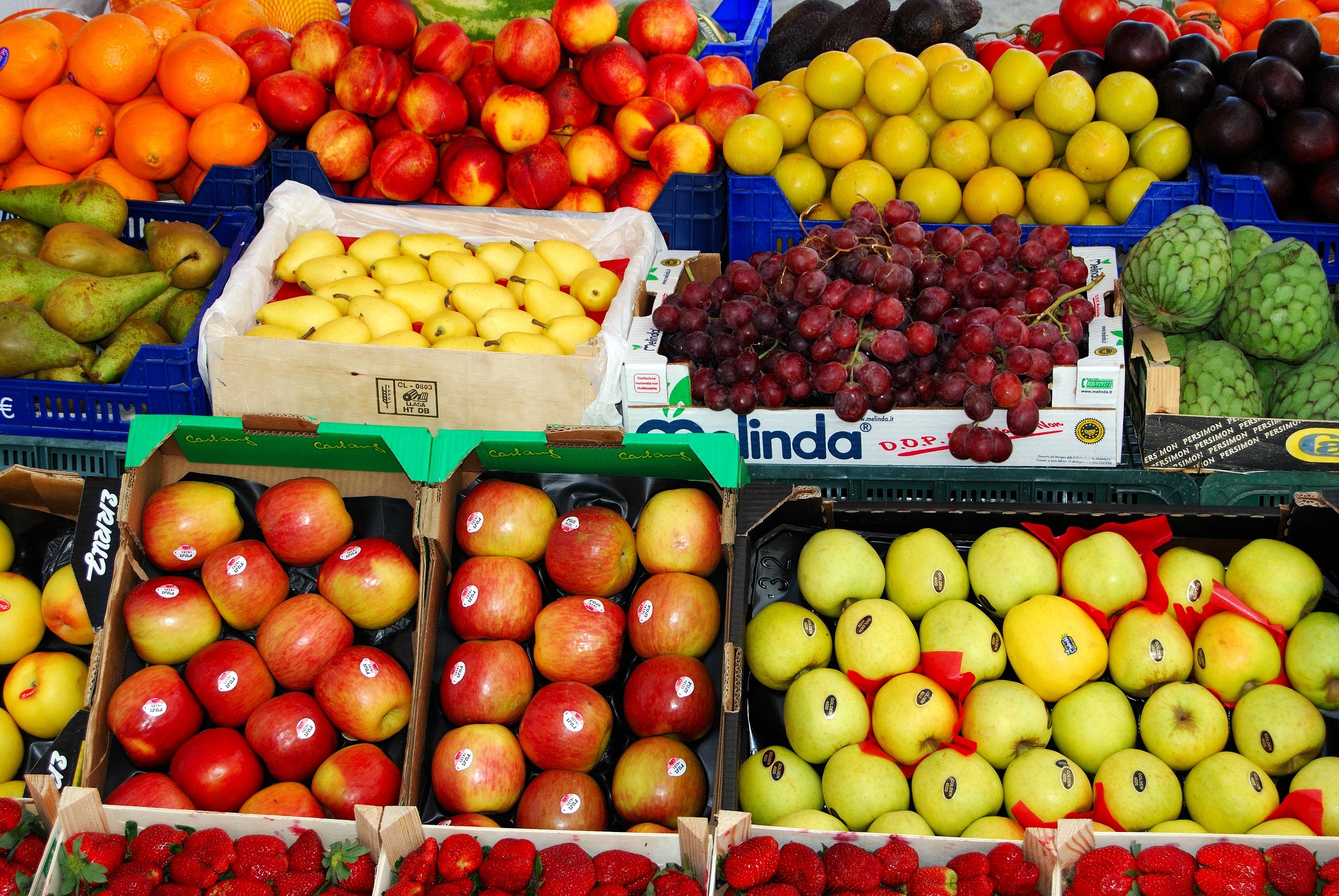 Las pegatinas de las frutas aportan más información de la que imaginamos