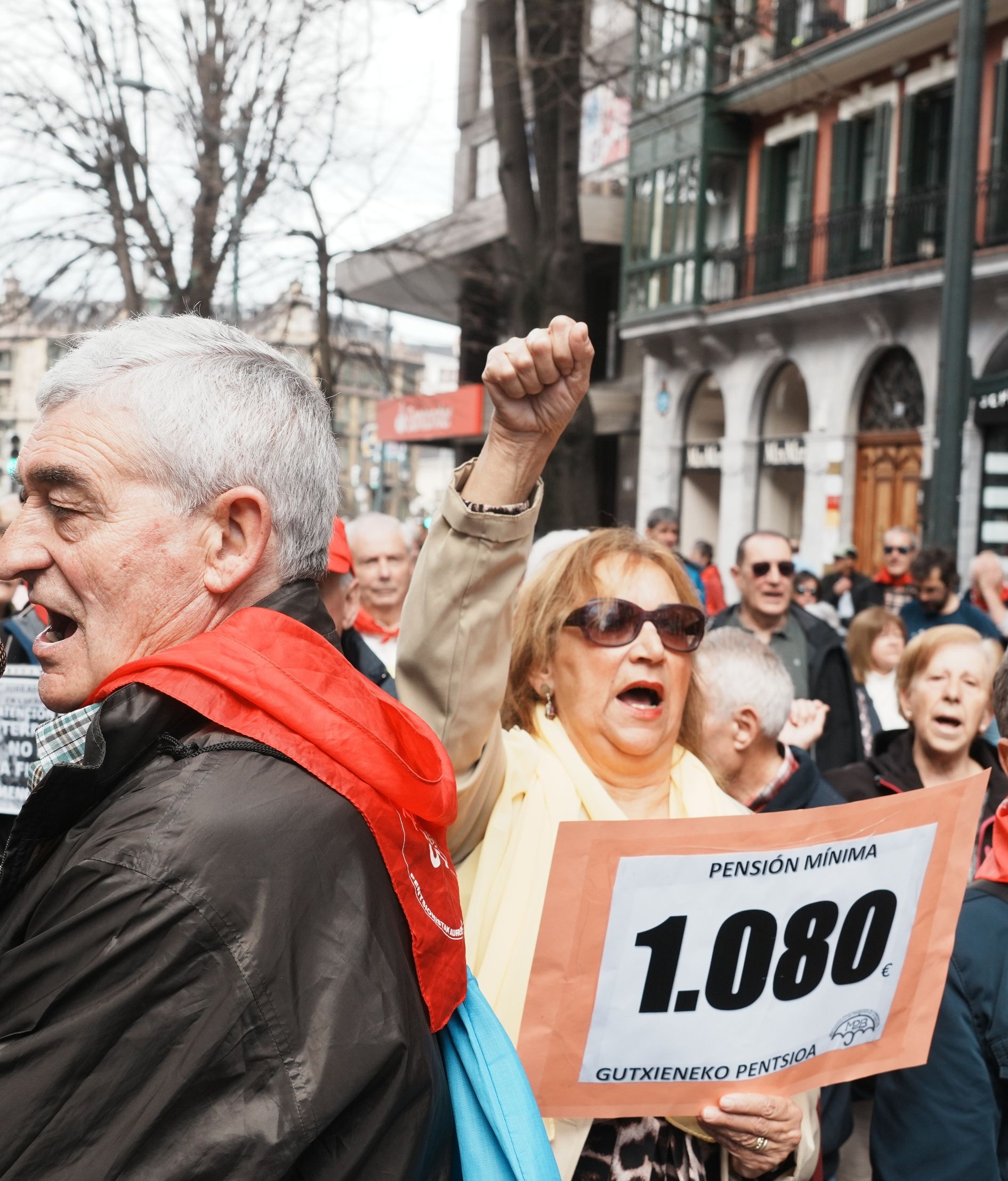 "Pensión mínima de 1.080 euros  y poder adquisitivo de las pensiones, ¡ya!"