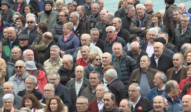 Logros de los mayores en la revolución sénior: de la banca a la DGT, se suman las victorias. Foto: EuropaPress