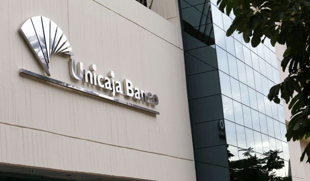 Nuevo varapalo para Unicaja: otro juzgado anula la comisión de apertura de un préstamo
