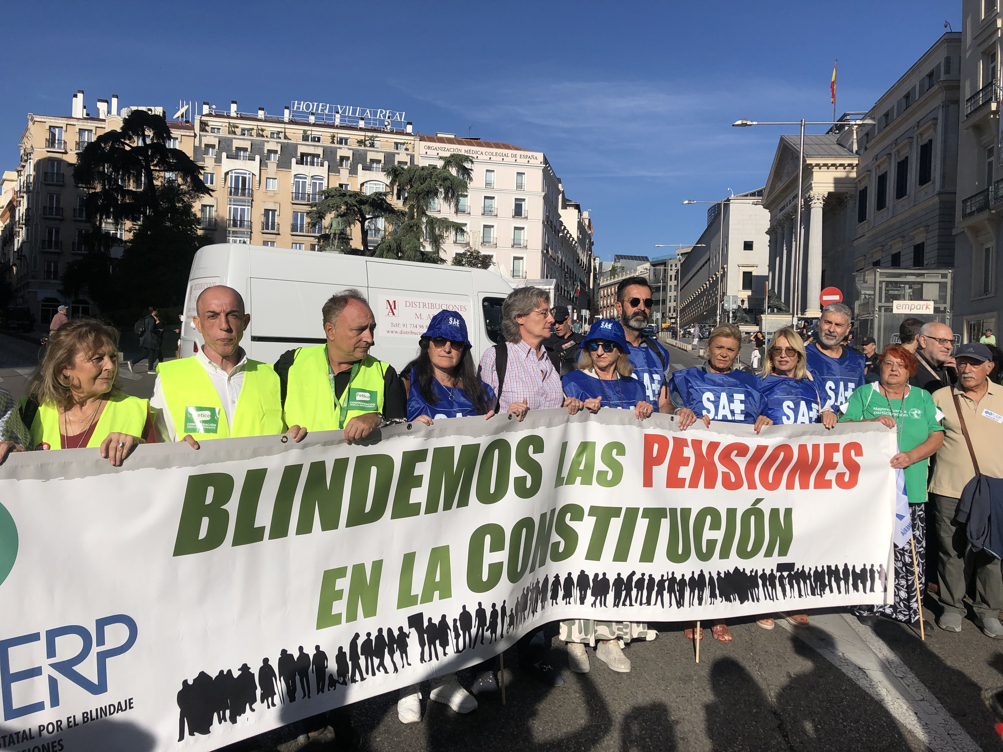 Los pensionistas se hacen oír en el Congreso: "Que blinden las pensiones en la Constitución"