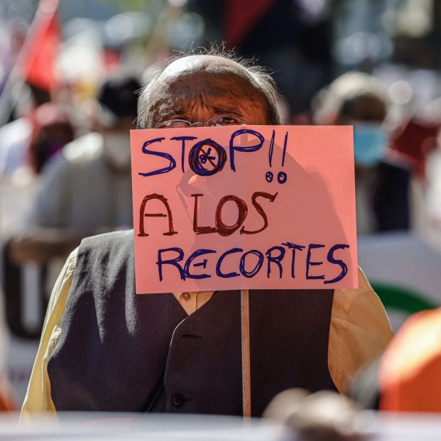 pensionista pancarta stop recortes