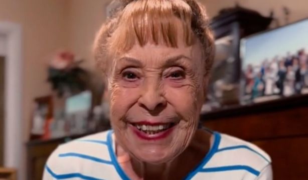 Gemma Cuervo arrasa en su estreno en TikTok a los 87 años: "Quiero muchos followers". Foto: TikTok