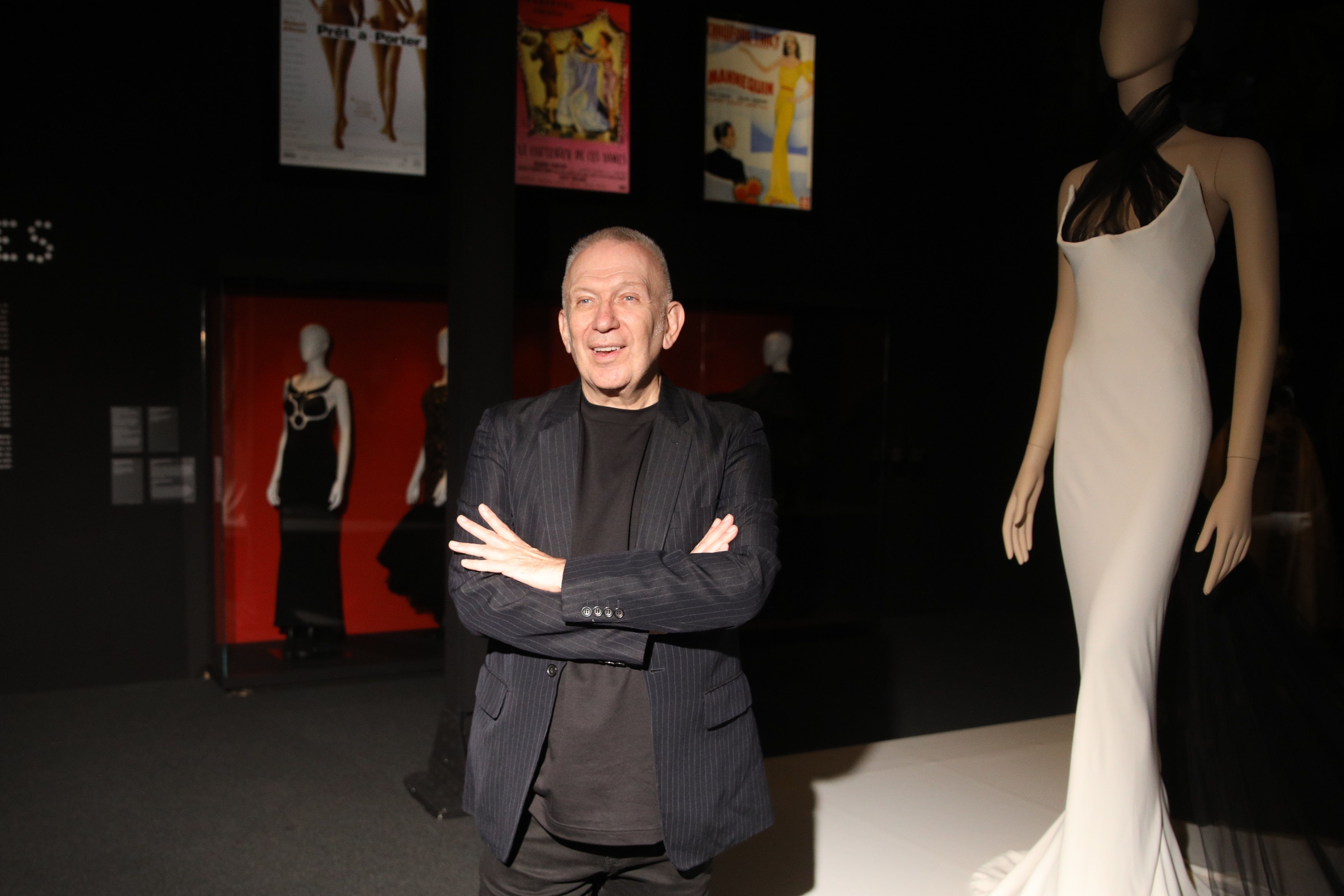 Jean Paul Gaultier hace de cicerone en una exposición que une el cine y la moda
