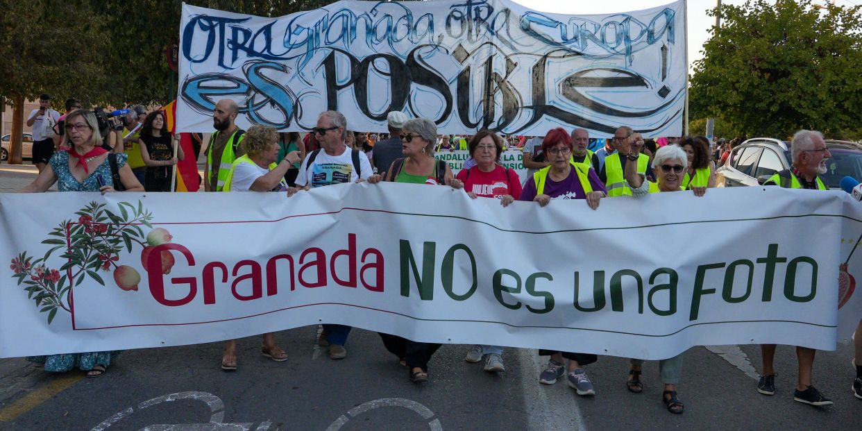 EuropaPress 5486367 manifestantes organizaciones integrantes llamada cumbre social granada