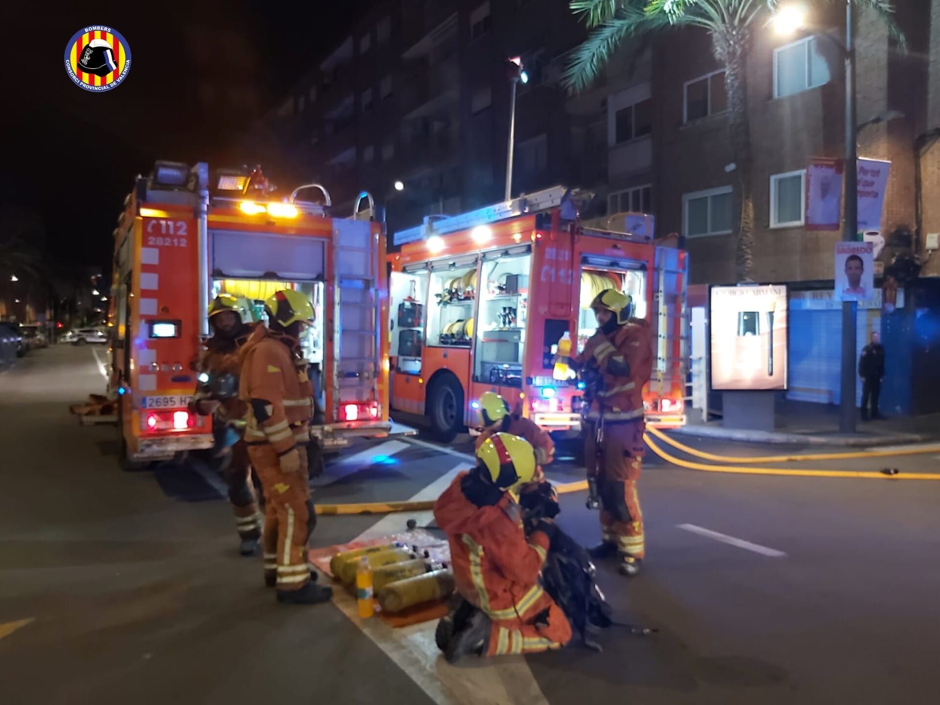 Encuentran herido con una puñalada a un hombre en el incendio de una vivienda en Valencia