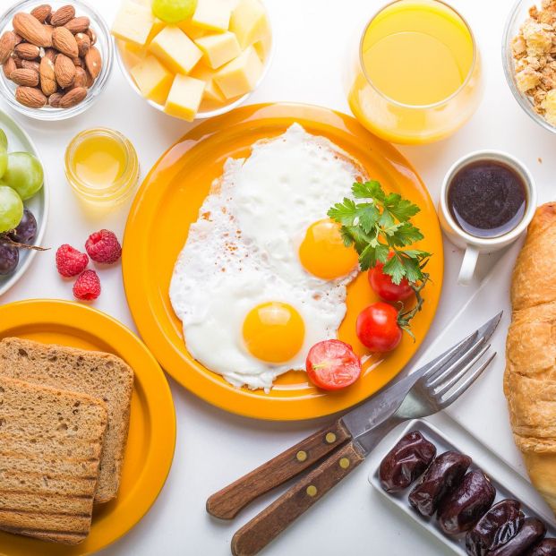 El brinner o cenar el desayuno