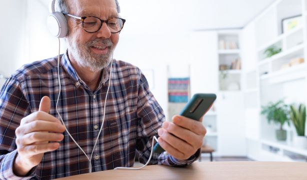 Los españoles renuevan antes los productos de telefonía y mantienen más tiempo los de climatización