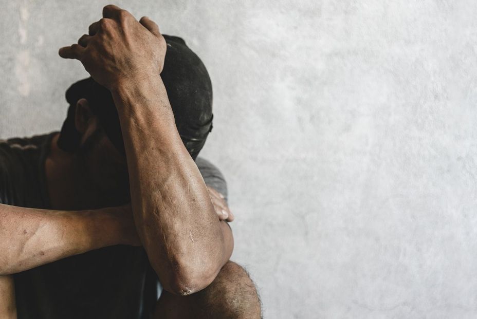 Las 13 señales que alertan del riesgo de suicidio Las 13 señales que alertan del riesgo de suicidio