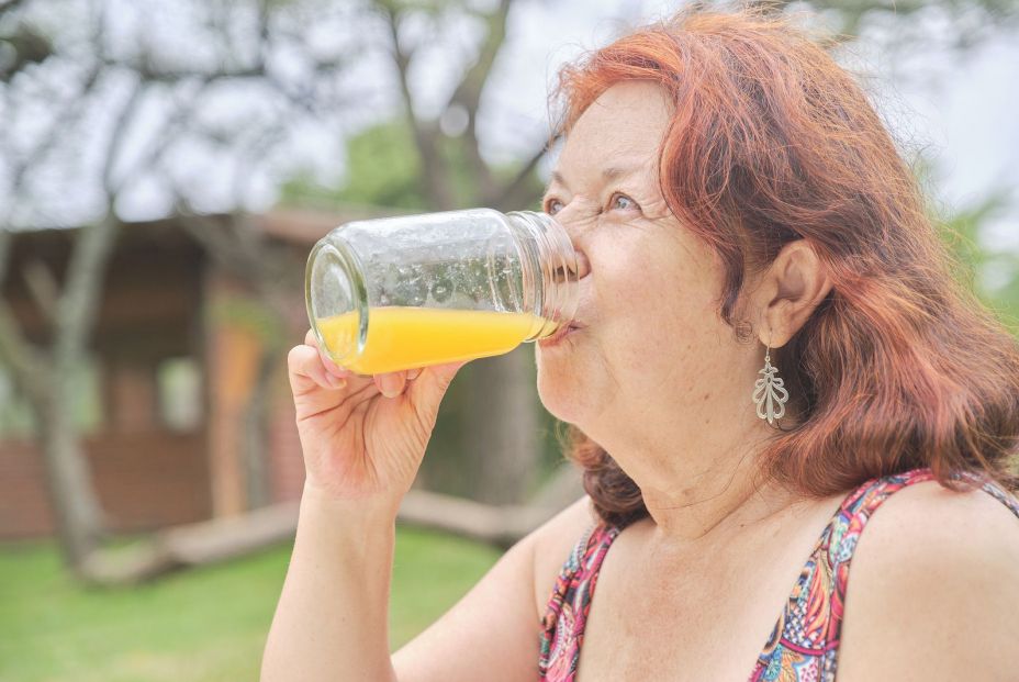 Un vaso diario de zumo de fruta puede reducir la presión arterial, según un estudio