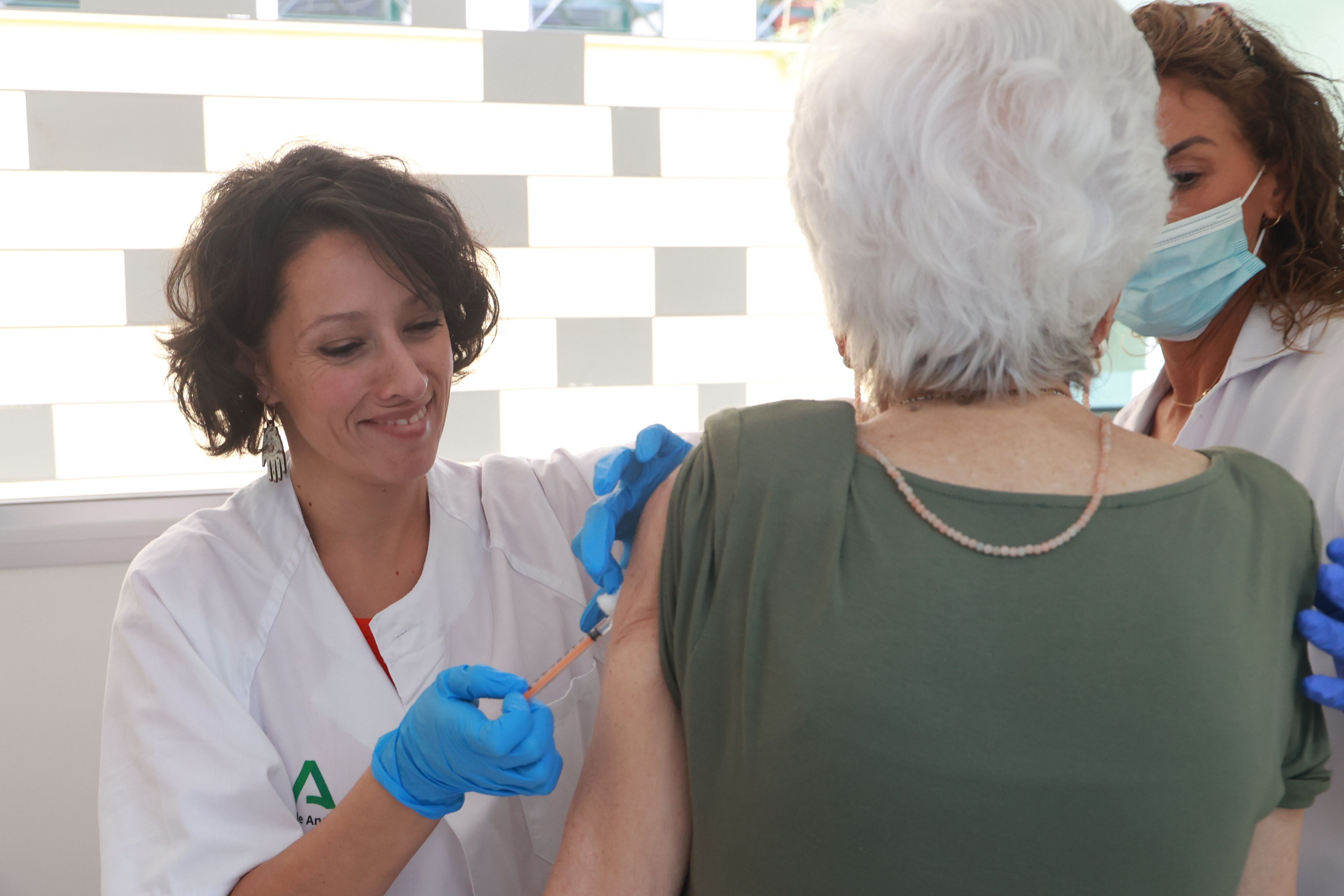 Cómo pedir cita para la vacunación de Covid y gripe, según dónde vivas