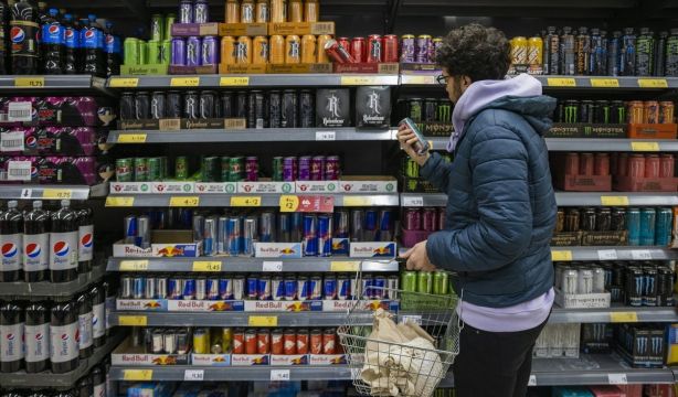 OCU detecta 60 latas de bebidas energéticas con más cafeína de la recomendada
