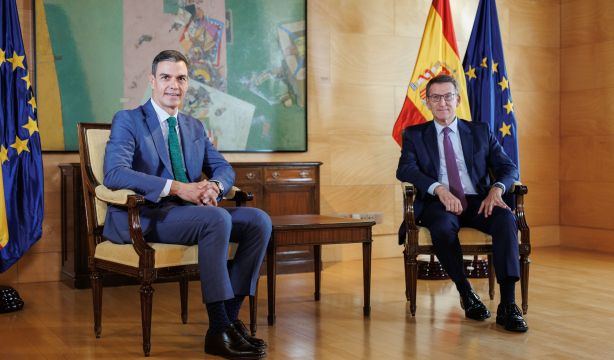 El CIS da un empate técnico entre PSOE y PP en plena negociación de la investidura de Sánchez