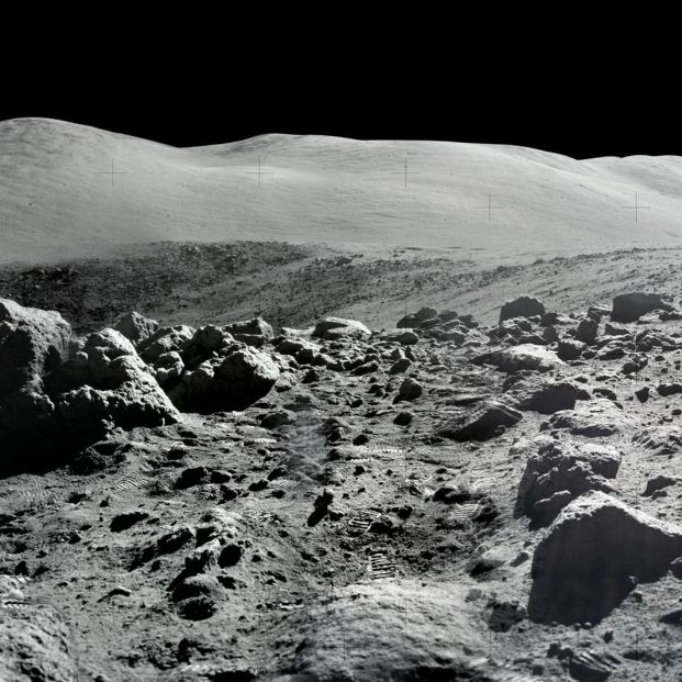 panorama view of apollo 17 lunar surface panorama view of apollo 17 lunar surface