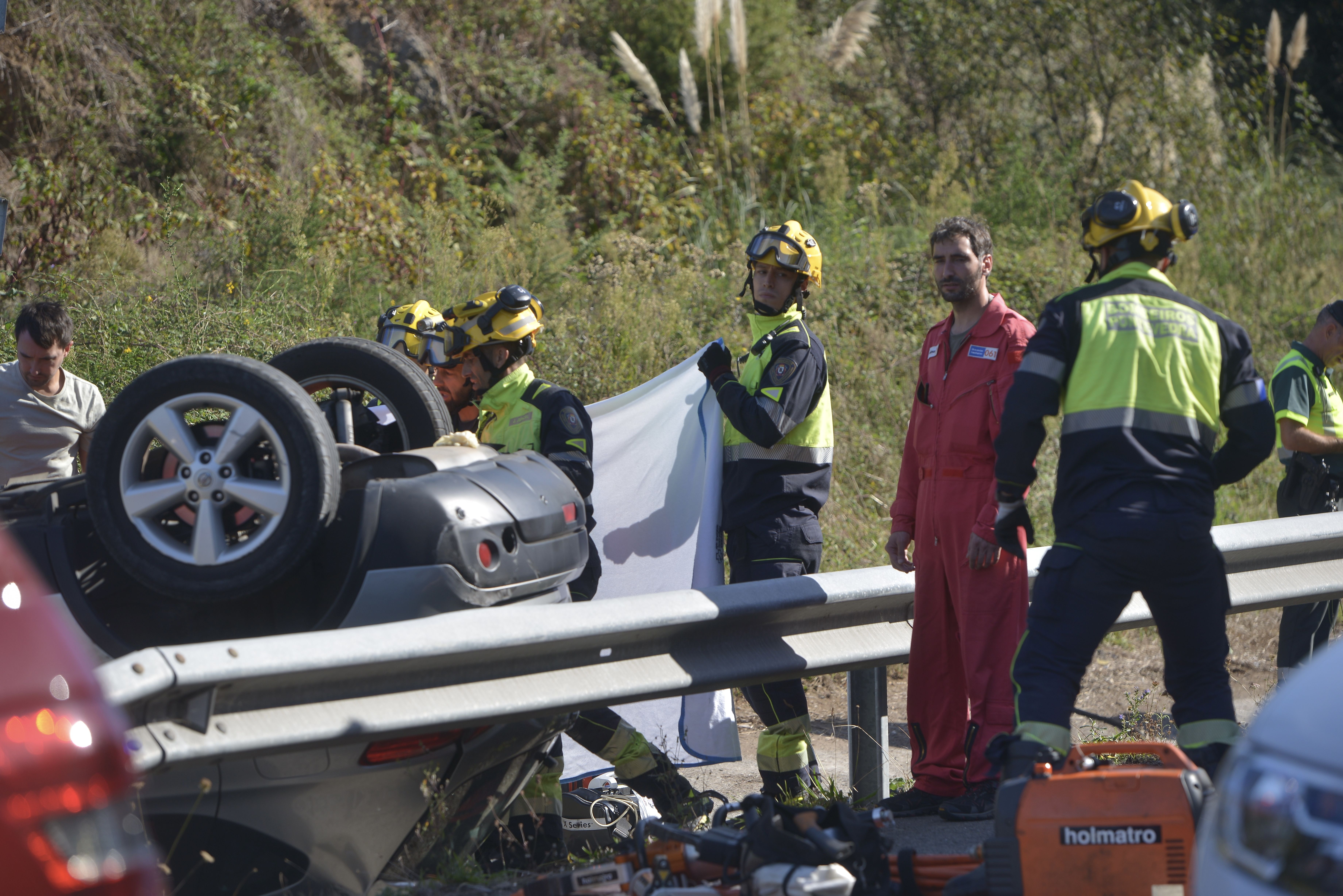 Mueren una mujer y sus tres hijos menores al chocar su coche con un camión