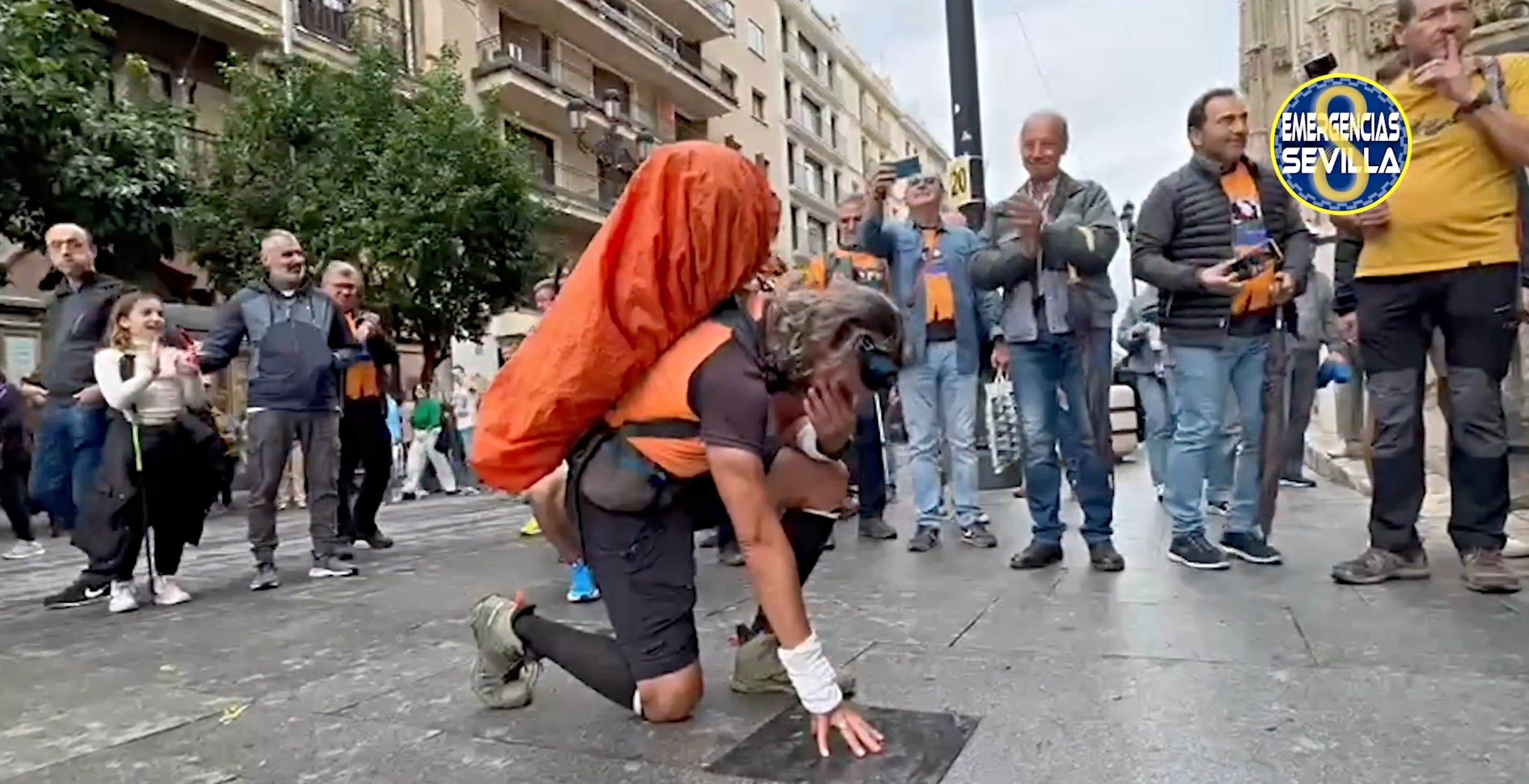 La historia de superación del inspector de policía jubilado que ha recorrido 2.800 kilómetros a pie. Foto: Redes Sociales La historia de superación del inspector de policía jubilado que ha recorrido 2.800 kilómetros a pie. Foto: Redes Sociales