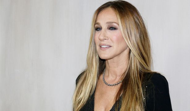 Sarah Jessica Parker denuncia la presión que sufren las mujeres por envejecer: "No lo entiendo"