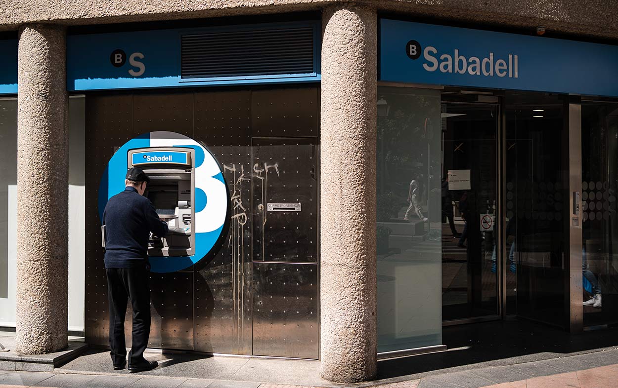 Asufin avisa: banco Sabadell ha sufrido un ciberataque que pone en riesgo la seguridad de las cuenta