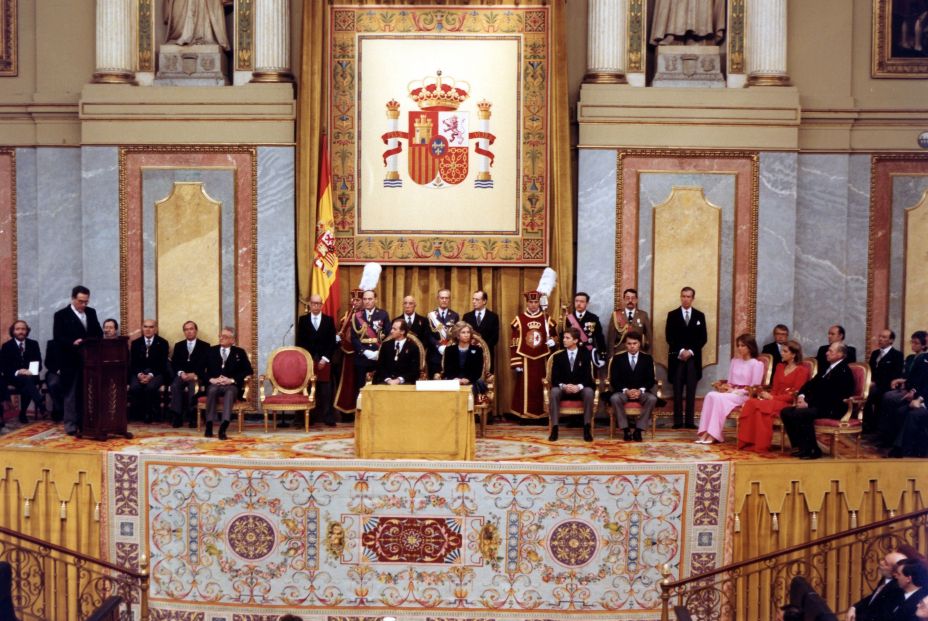 EuropaPress 5541162 juramento constitucion parte entonces principe felipe 1986 EuropaPress 5541162 juramento constitucion parte entonces principe felipe 1986